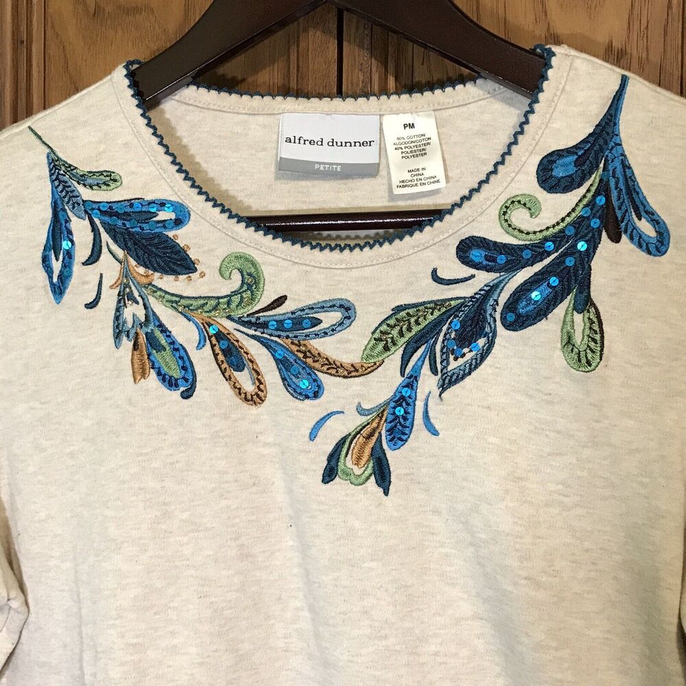 Alfred Dunner Women's PM Blouse Beige Embroidered Beaded 3/4 Sleeve Knit Top